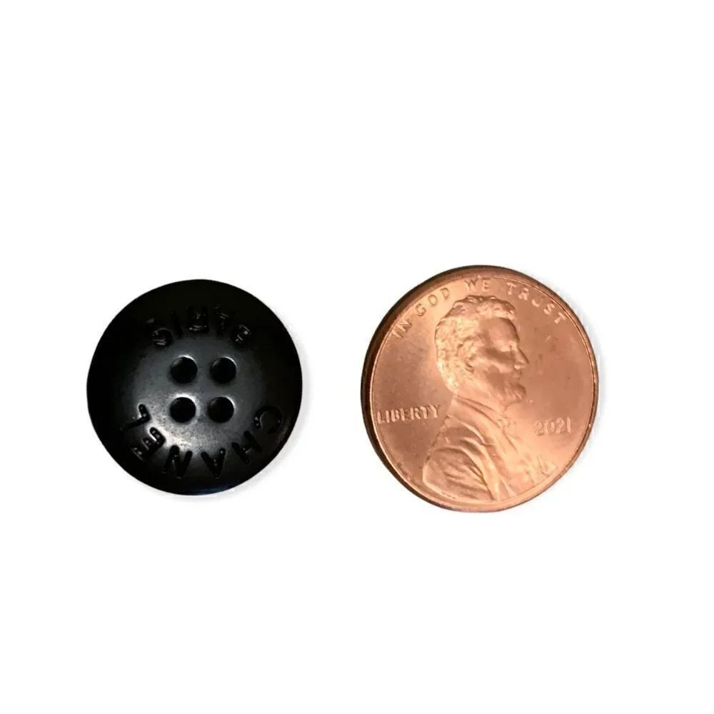 Two CHANEL interlocking CC Logo Rhodium Metal Buttons - Picture 6 of 6